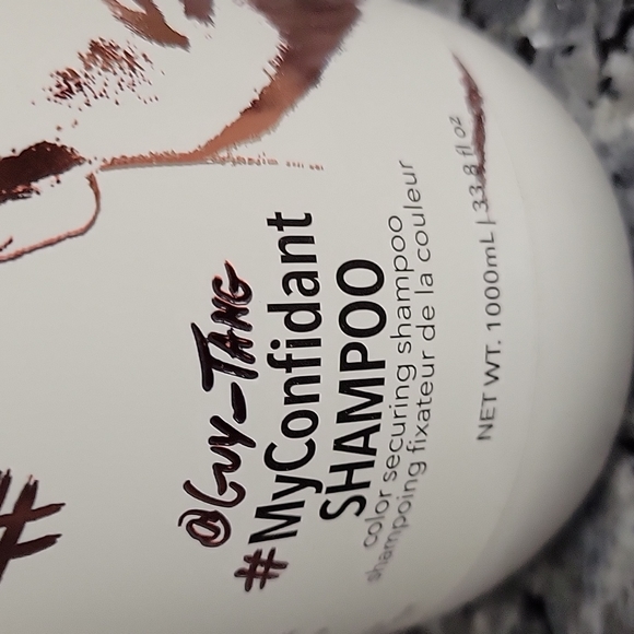 Brand new shampoo - Picture 3 of 6